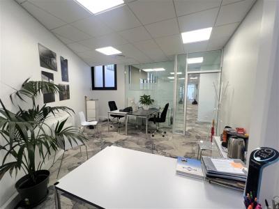 Louer Bureau Paris-15eme-arrondissement 83424 euros