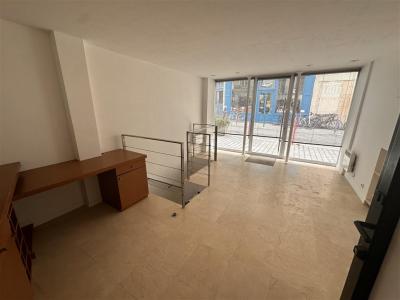 Louer Local commercial 62 m2 Paris-20eme-arrondissement