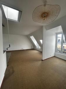 For rent Paris-17eme-arrondissement 3 rooms 54 m2 Paris (75017) photo 3