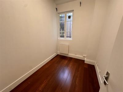 Louer Bureau Paris-11eme-arrondissement 39190 euros