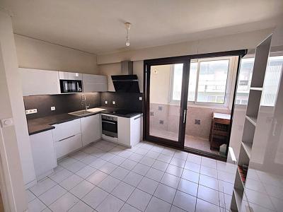 For sale Grenoble 3 rooms 117 m2 Isere (38100) photo 2