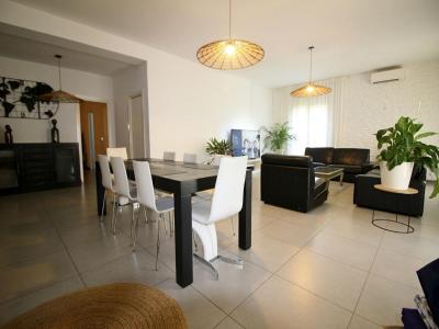 For sale Montpellier 8 rooms 212 m2 Herault (34000) photo 3