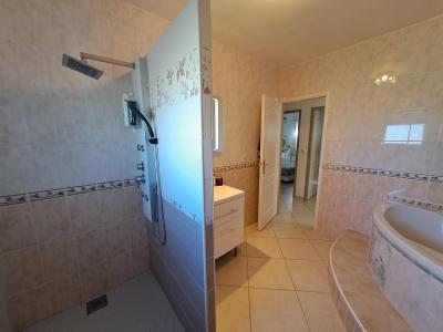 For sale Saint-estephe 4 rooms 122 m2 Gironde (33180) photo 3