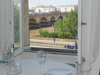 For rent Bordeaux 2 rooms 37 m2 Gironde (33000) photo 0