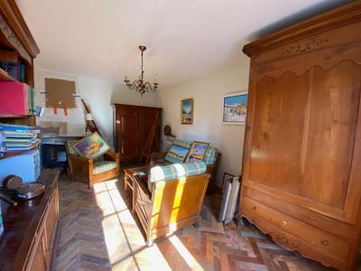 For sale Saint-romain-de-benet 5 rooms 92 m2 Charente maritime (17600) photo 0