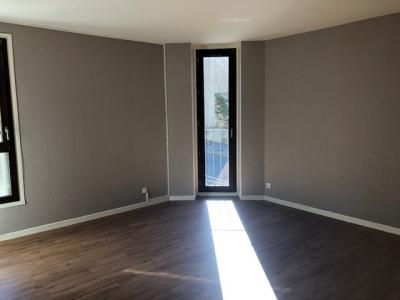 Louer Appartement 88 m2 Chatre