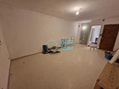 For sale Nimes 1 room 27 m2 Gard (30000) photo 2