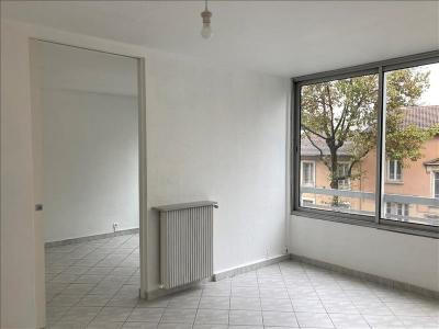 For rent Lyon-8eme-arrondissement 2 rooms 38 m2 Rhone (69008) photo 1