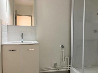 For rent Lyon-8eme-arrondissement 2 rooms 38 m2 Rhone (69008) photo 4