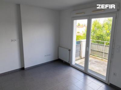 For sale Royan 1 room 25 m2 Charente maritime (17200) photo 2