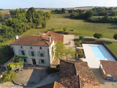 For sale Ruffec 8 rooms 297 m2 Charente (16700) photo 1