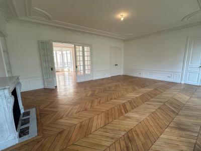 Louer Appartement Paris-17eme-arrondissement 6530 euros