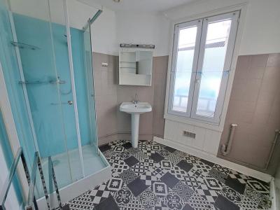 Acheter Immeuble Ruelle-sur-touvre 251650 euros