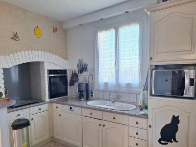 For sale Douhet 6 rooms 144 m2 Charente maritime (17100) photo 3