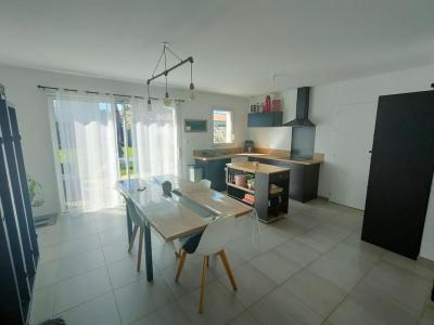 For sale Herbiers 5 rooms 92 m2 Vendee (85500) photo 2