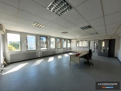 For rent Saint-symphorien-d'ozon 1160 m2 Rhone (69360) photo 3