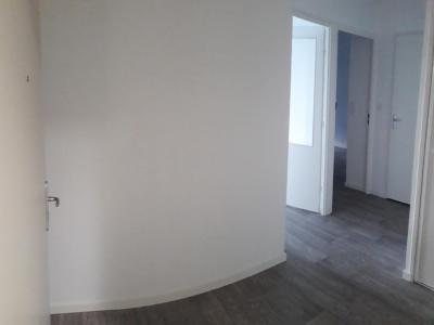 Louer Appartement 64 m2 Hauteville-lompnes