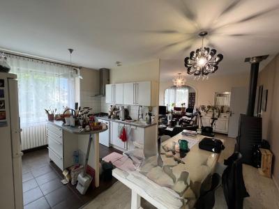 For sale Confolens 6 rooms 180 m2 Charente (16500) photo 3