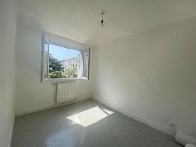 For sale Saint-martin-d'heres 3 rooms 52 m2 Isere (38400) photo 2