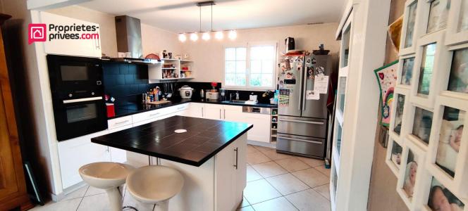 For sale Beaufort-en-vallee 5 rooms 130 m2 Maine et loire (49250) photo 3