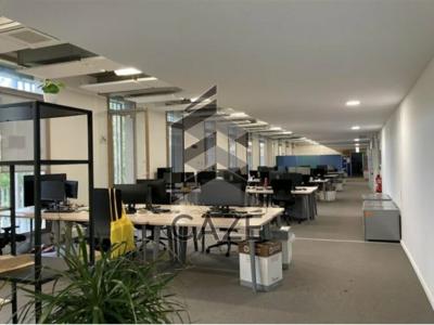 Louer Bureau 3432 m2 Bordeaux