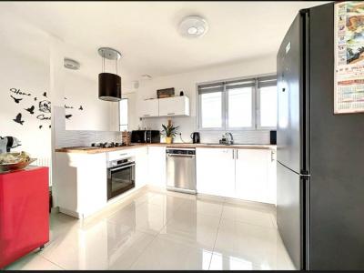 For sale Angers 5 rooms 77 m2 Maine et loire (49000) photo 1