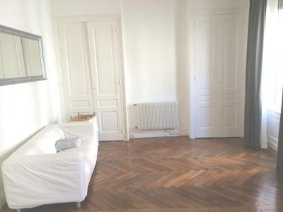 For rent Lyon-6eme-arrondissement 3 rooms 68 m2 Rhone (69006) photo 2