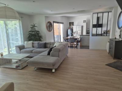 For sale Agde 5 rooms 127 m2 Herault (34300) photo 3