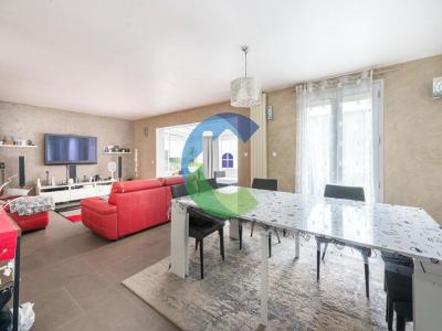 For sale Longjumeau 6 rooms 147 m2 Essonne (91160) photo 1