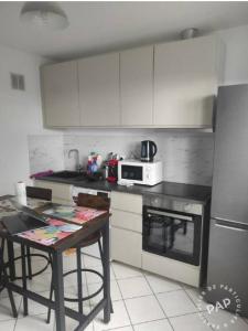 Louer Appartement 13 m2 Evry