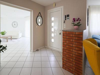 For sale Clermont-ferrand 7 rooms 182 m2 Puy de dome (63100) photo 3