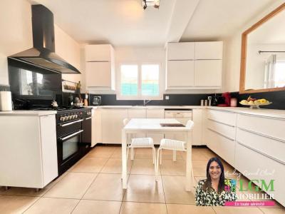 For sale Saint-jean-de-vedas 4 rooms 98 m2 Herault (34430) photo 4