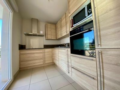 Louer Appartement 105 m2 Villeneuve-les-avignon