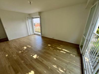 For sale Noisy-le-grand 2 rooms 44 m2 Seine saint denis (93160) photo 2