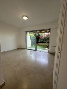 For rent Saint-laurent-du-var 1 room 24 m2 Alpes Maritimes (06700) photo 2