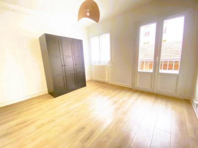 For sale Vichy 2 rooms 45 m2 Allier (03200) photo 4