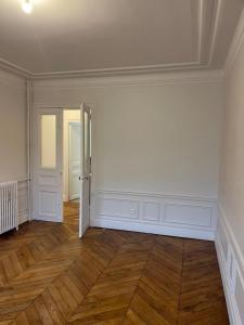 For rent Paris-9eme-arrondissement 3 rooms 93 m2 Paris (75009) photo 2