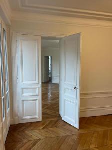 For rent Paris-9eme-arrondissement 3 rooms 93 m2 Paris (75009) photo 3