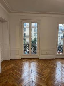 For rent Paris-9eme-arrondissement 3 rooms 93 m2 Paris (75009) photo 4