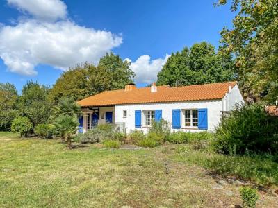 For sale Bois-de-cene 6 rooms 160 m2 Vendee (85710) photo 3