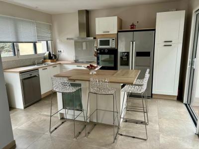 For sale Rennes 8 rooms 185 m2 Ille et vilaine (35000) photo 2