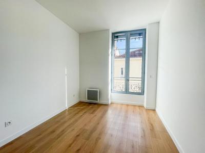 For sale Lyon-6eme-arrondissement 3 rooms 92 m2 Rhone (69006) photo 2