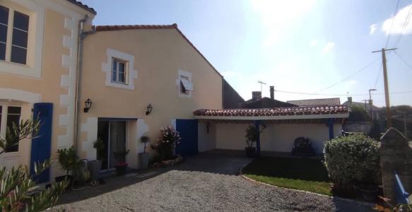 For sale Saint-laurs 8 rooms 215 m2 Deux sevres (79160) photo 0