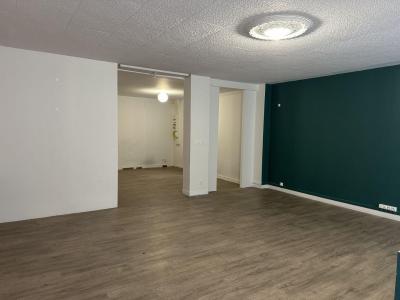 For sale CENTRE VILLE 2 rooms 66 m2 Loire (42000) photo 2