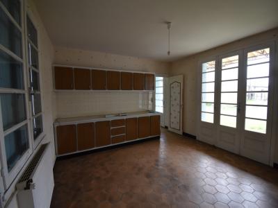 For sale Bunzac NORD (communes au Nord d'Angoulme) 6 rooms 166 m2 Charente (16110) photo 2