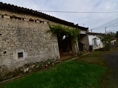 For sale Foret-de-tesse NORD (communes au Nord d'Angoulme) 2 rooms 60 m2 Charente (16240) photo 1