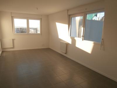 For rent Nantes 3 rooms 63 m2 Loire atlantique (44100) photo 2