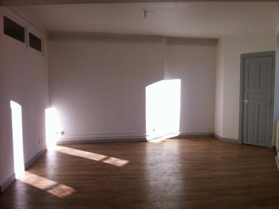 For sale A PROXIMIT DE LA GARE 4 rooms 91 m2 Puy de dome (63300) photo 3