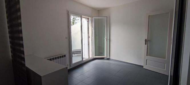 For sale COEUR DE VILLE 2 rooms 45 m2 Herault (34340) photo 2