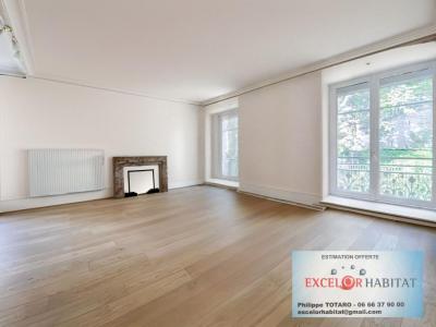 For sale Macon 4 rooms 138 m2 Saone et loire (71000) photo 0